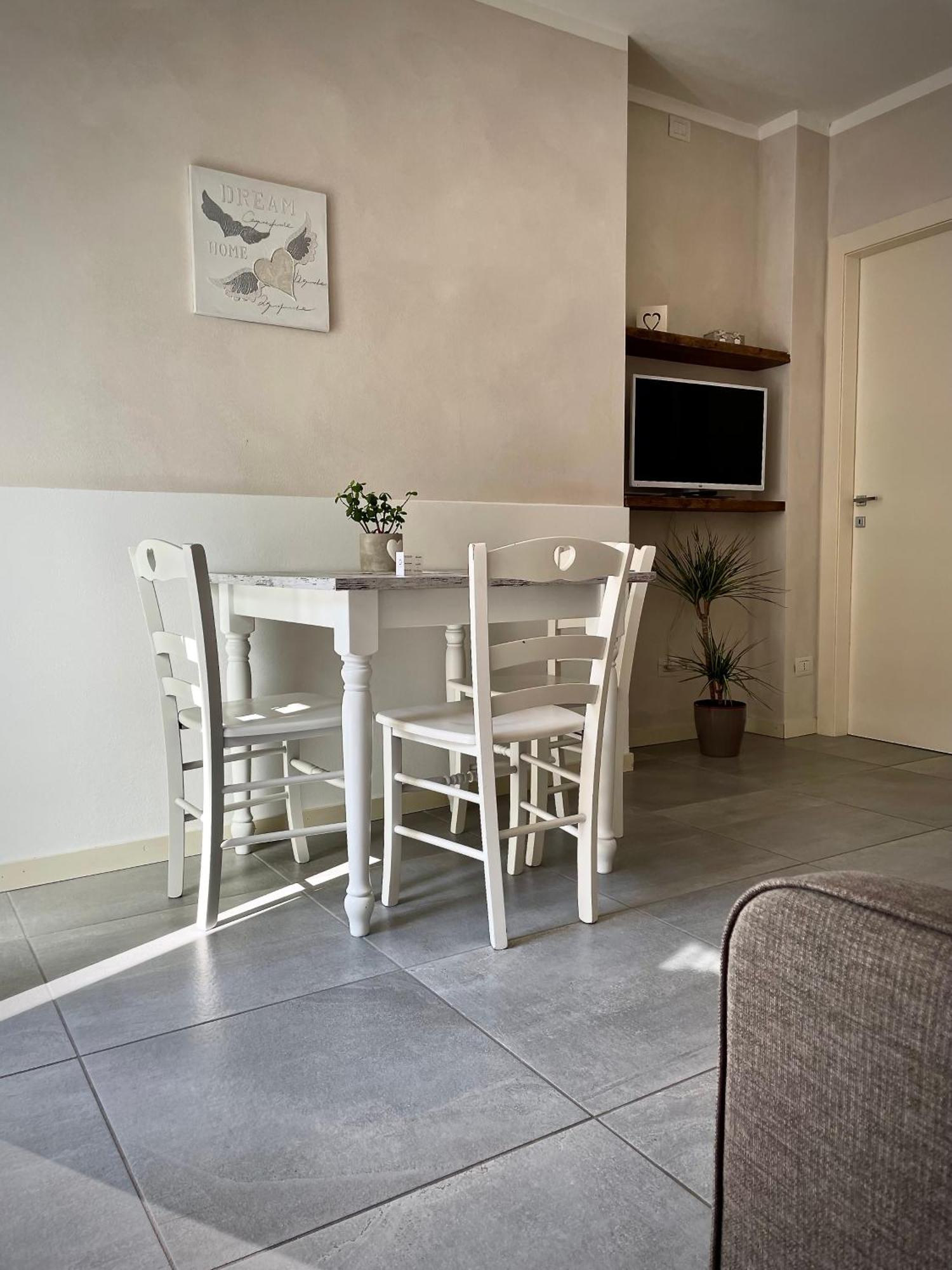 Villa Fontanelle Gardapartments Polpenazze del Garda Buitenkant foto