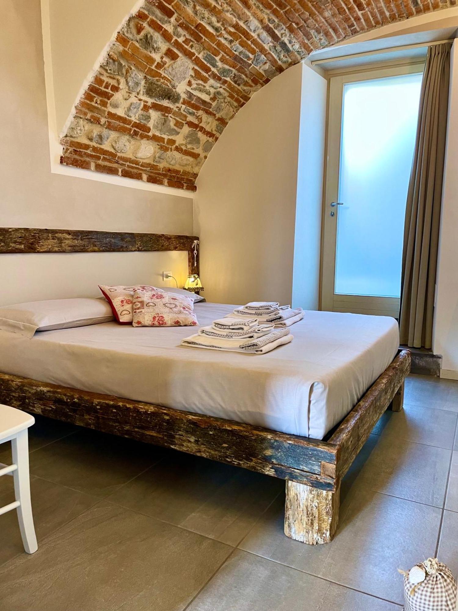 Villa Fontanelle Gardapartments Polpenazze del Garda Buitenkant foto