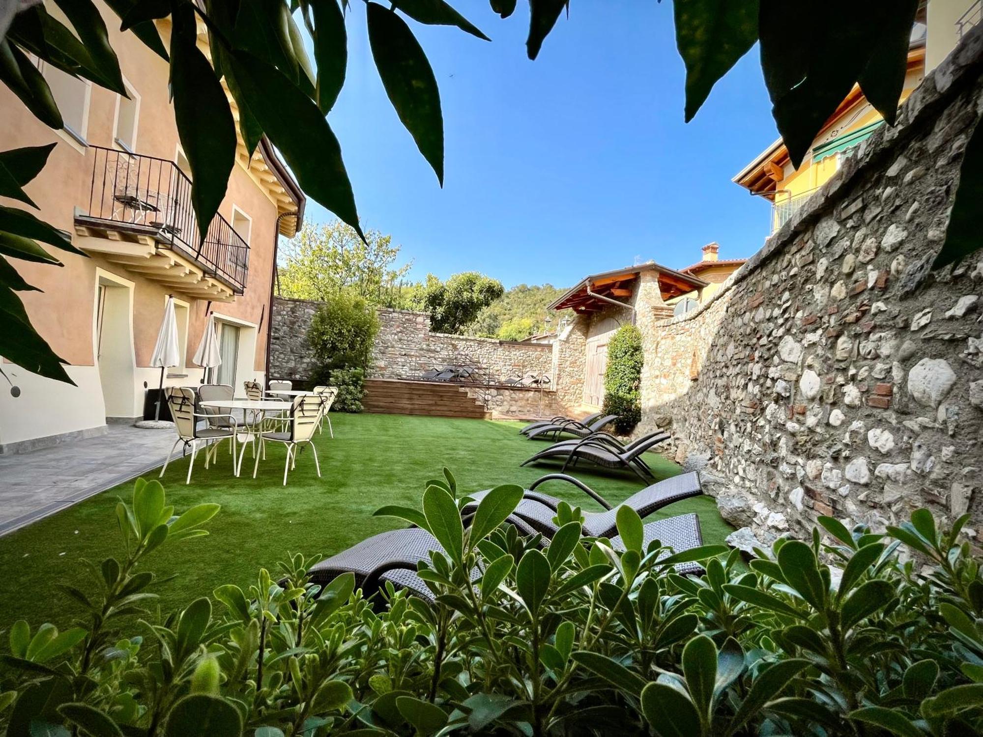 Villa Fontanelle Gardapartments Polpenazze del Garda Buitenkant foto