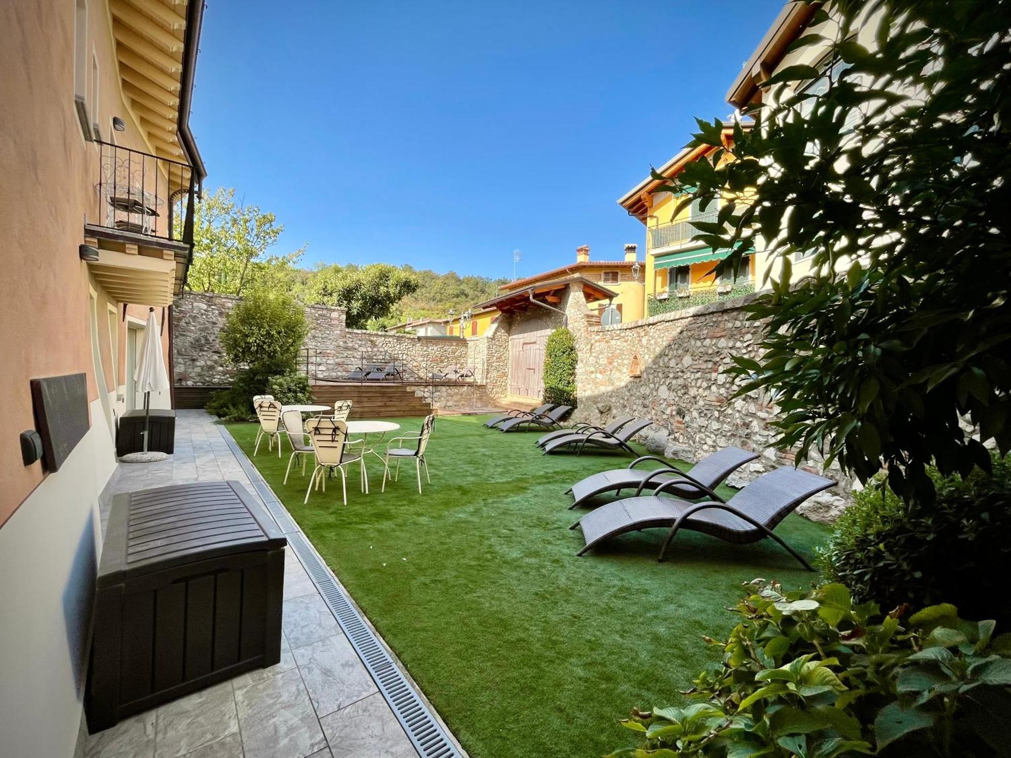 Villa Fontanelle Gardapartments Polpenazze del Garda Buitenkant foto