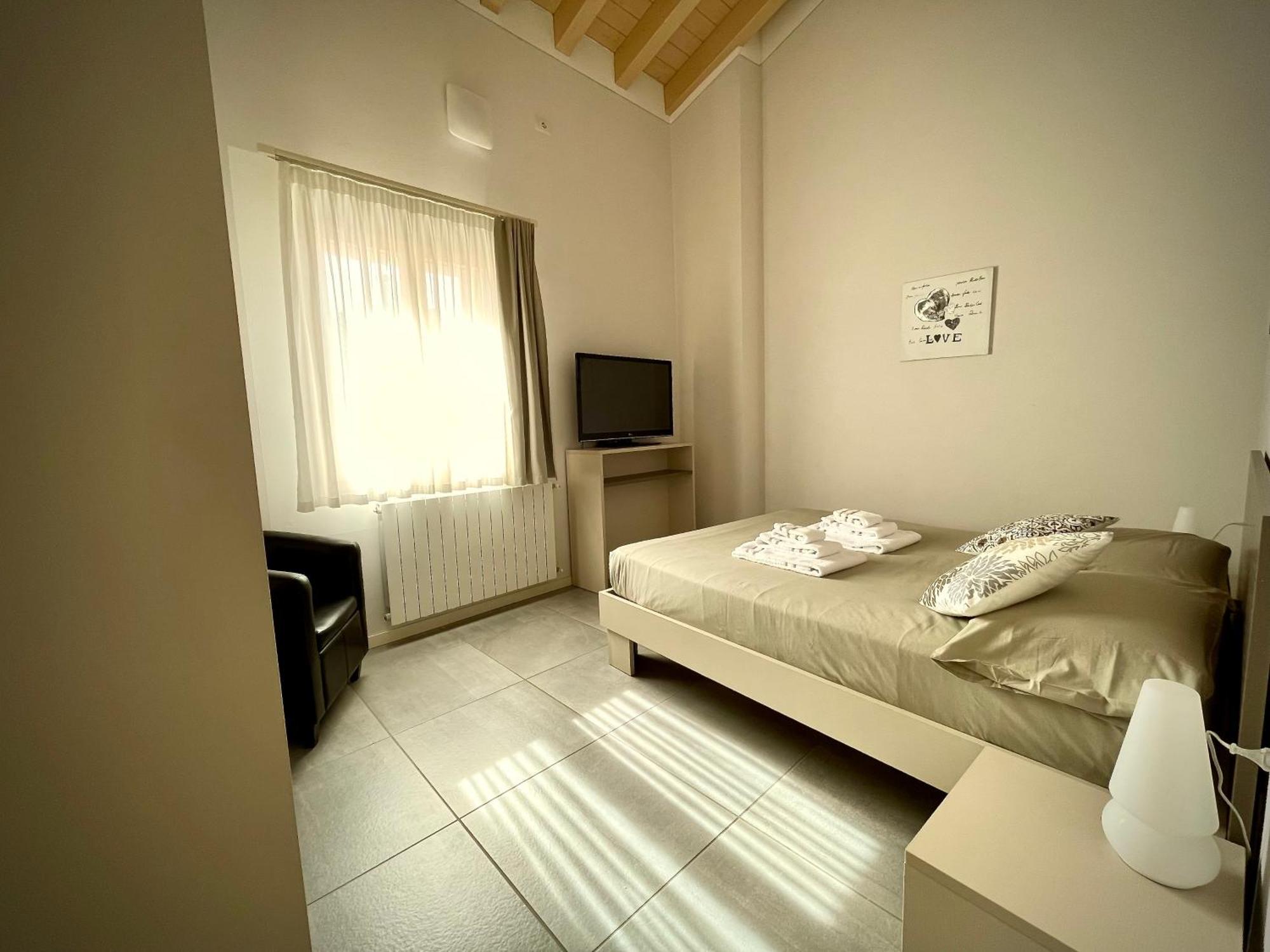 Villa Fontanelle Gardapartments Polpenazze del Garda Buitenkant foto